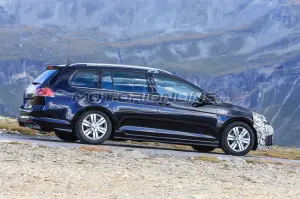 Volkswagen Golf Facelift - Foto spia 14-09-2016