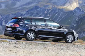 Volkswagen Golf Facelift - Foto spia 14-09-2016