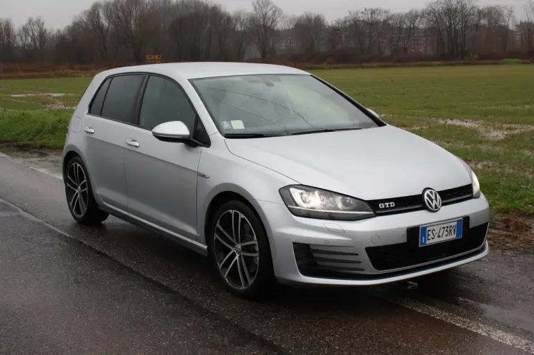 Volkswagen Golf GTD: prova su strada - 24