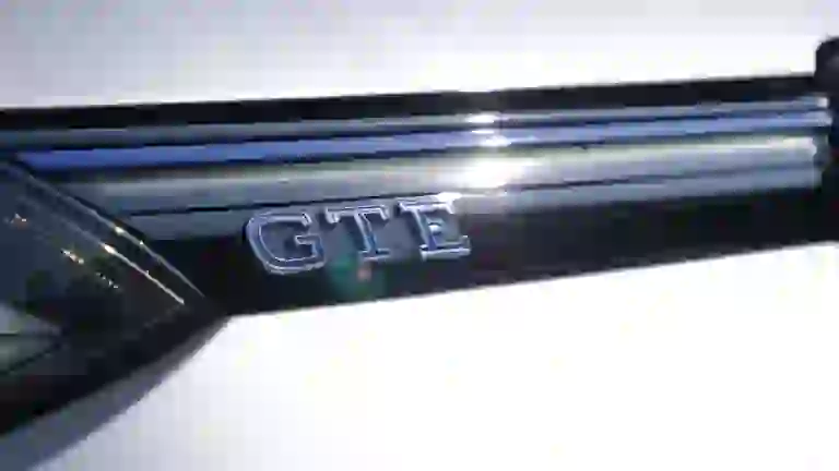 Volkswagen Golf GTE 2021 - Prova su Strada - 4