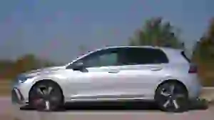 Volkswagen Golf GTE 2021 - Prova su Strada - 13
