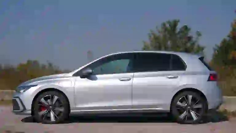 Volkswagen Golf GTE 2021 - Prova su Strada - 13