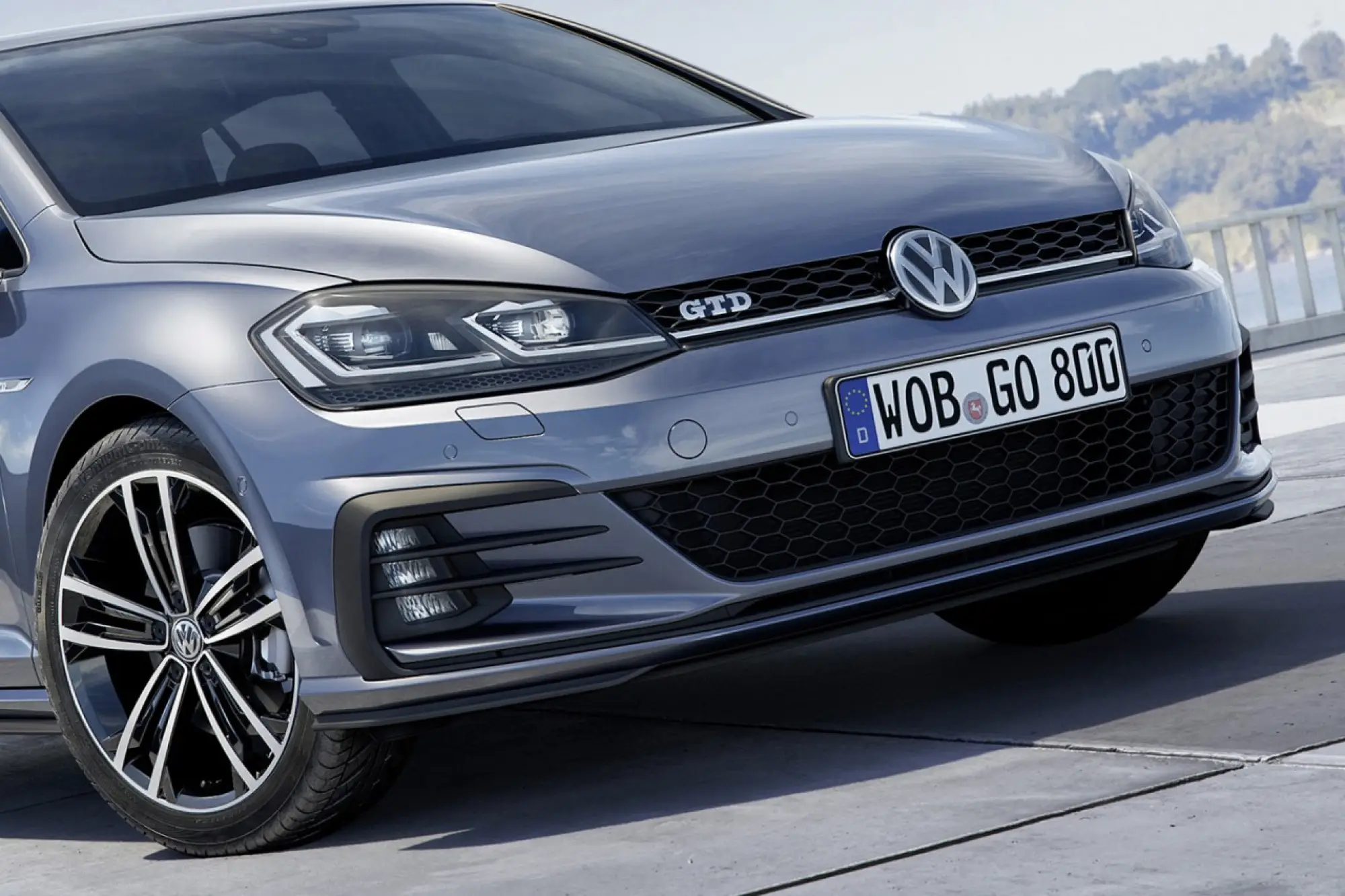 Volkswagen Golf GTE e GTD 2017 - 11