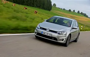 Volkswagen Golf GTE primo contatto
