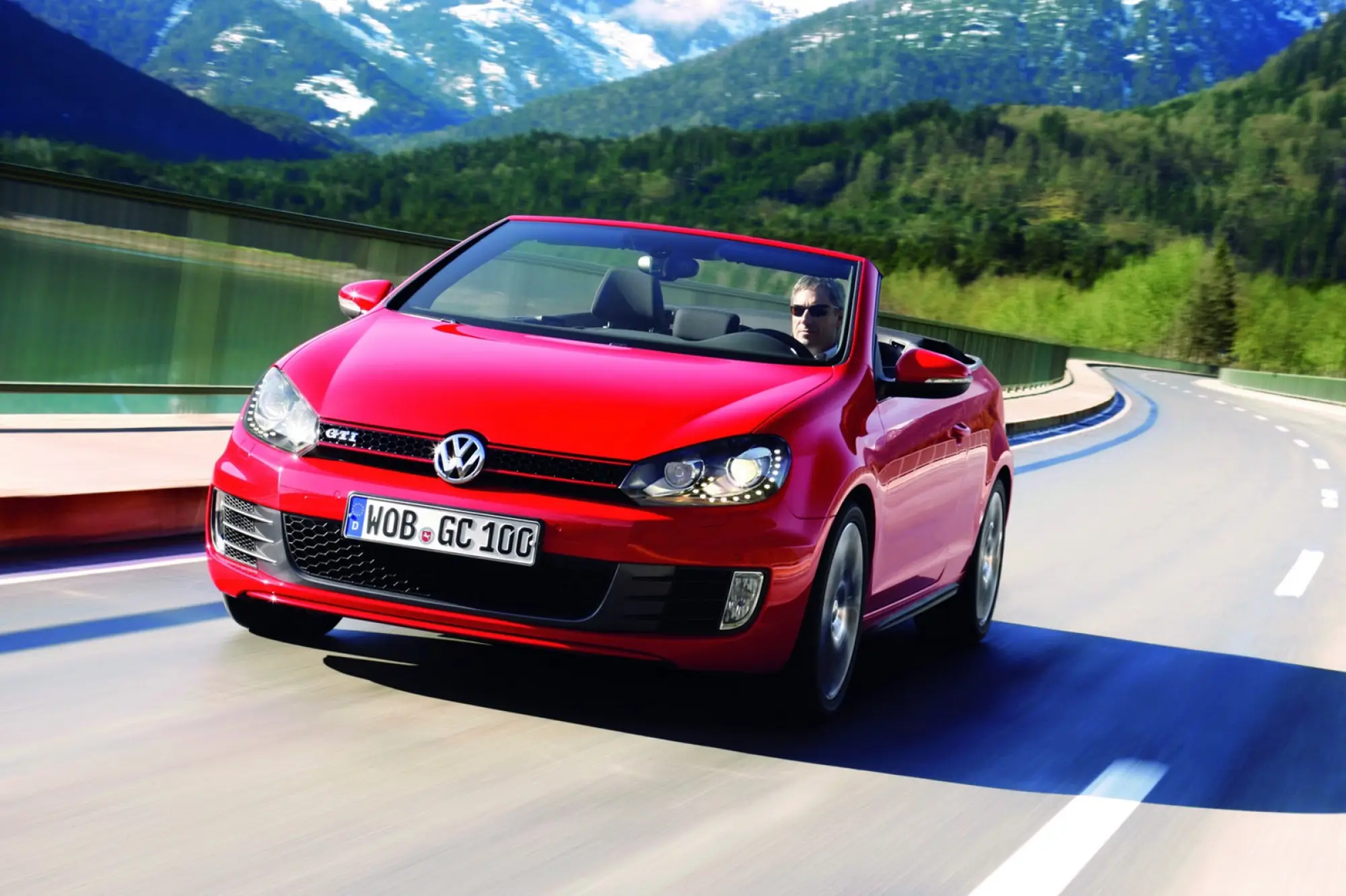 Volkswagen Golf GTI Cabriolet 2012 nuove immagini - 12