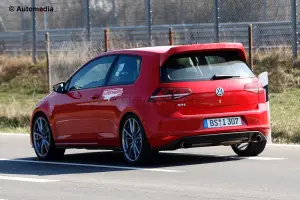 Volkswagen Golf GTI Club Sport - Foto spia 06-04-2014