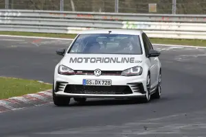 Volkswagen Golf GTI Clubsport S - Foto spia 22-04-2016