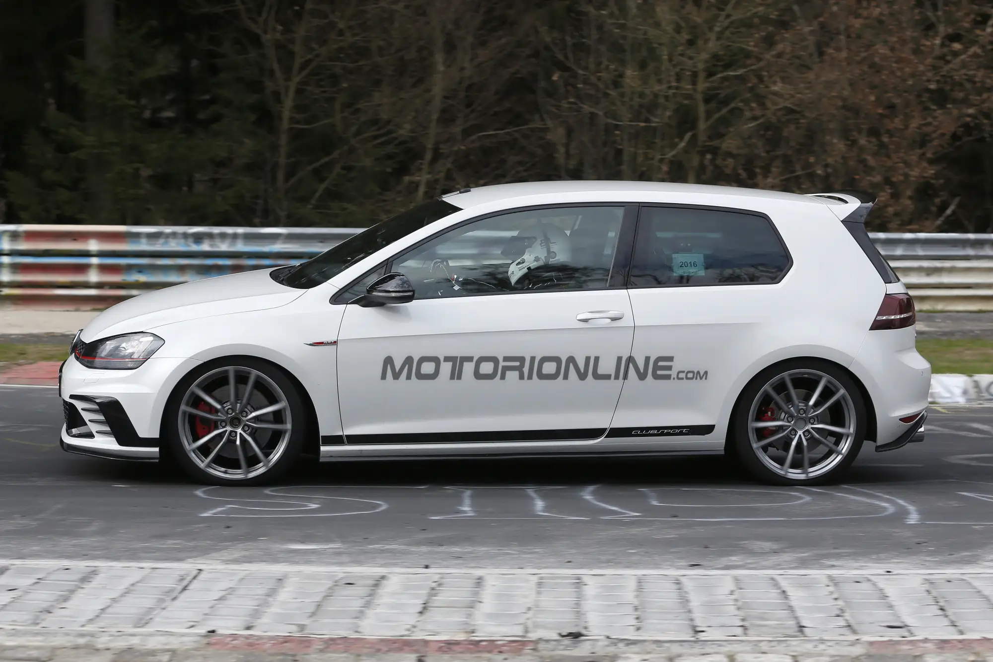 Volkswagen Golf GTI Clubsport S - Foto spia 22-04-2016 - 13