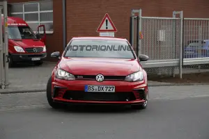 Volkswagen Golf GTI Clubsport S - Foto spia 22-04-2016