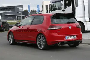 Volkswagen Golf GTI Clubsport S - Foto spia 22-04-2016