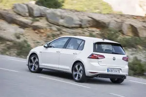 Volkswagen Golf GTI - 3