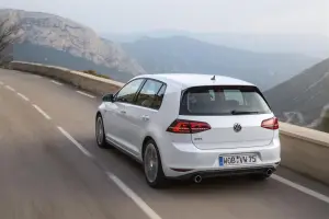 Volkswagen Golf GTI - 4