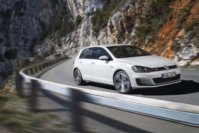 Volkswagen Golf GTI - 12