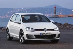 Volkswagen Golf GTI - 13