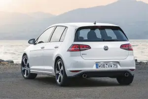 Volkswagen Golf GTI - 14