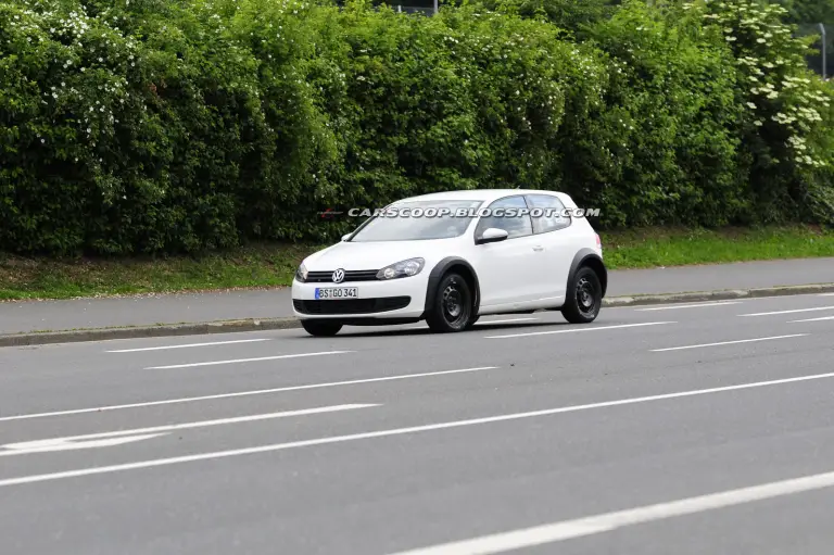 Volkswagen Golf Mk7 - Foto spia 27-06-2010 - 1