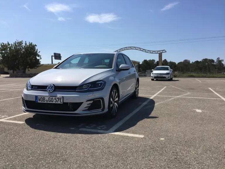 Volkswagen Golf MY 2017 - Prova di e-Golf, GTE, GTI Performance e R - 75