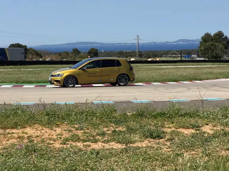 Volkswagen Golf MY 2017 - Prova di e-Golf, GTE, GTI Performance e R - 98