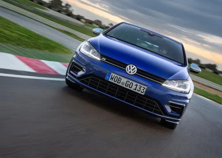 Volkswagen Golf R 2017 - 12