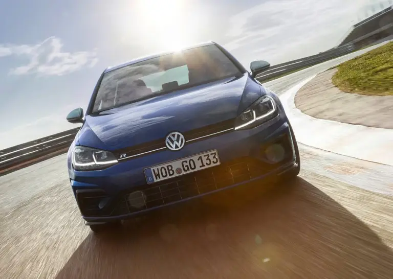 Volkswagen Golf R 2017 - 13