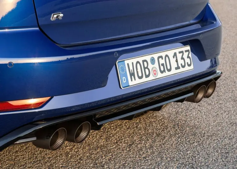 Volkswagen Golf R 2017 - 24