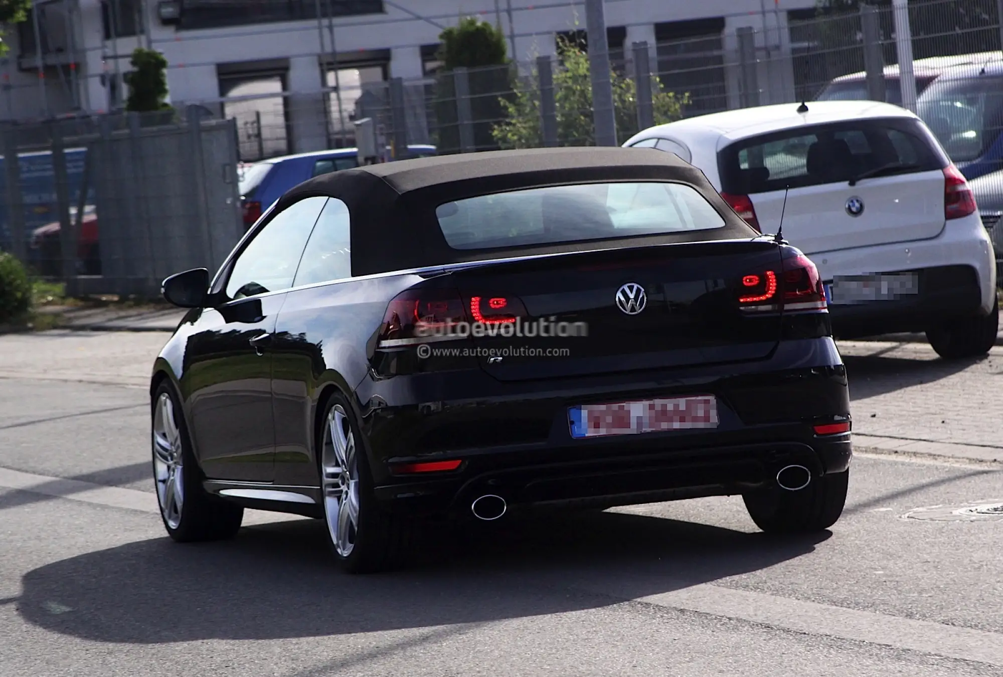 Volkswagen Golf R Cabriolet foto spia agosto 2012 - 6