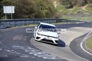Volkswagen Golf R - Foto spia 15-4-2020
