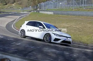 Volkswagen Golf R - Foto spia 15-4-2020