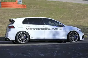 Volkswagen Golf R - Foto spia 15-4-2020