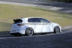 Volkswagen Golf R - Foto spia 15-4-2020