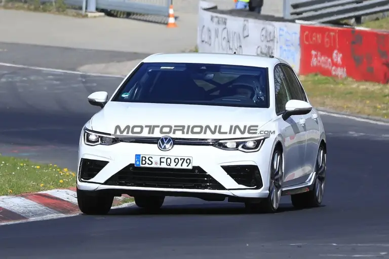Volkswagen Golf R - Foto spia 15-4-2020 - 1