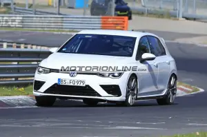 Volkswagen Golf R - Foto spia 15-4-2020