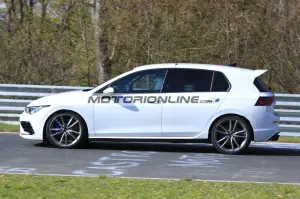 Volkswagen Golf R - Foto spia 15-4-2020