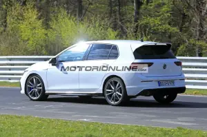 Volkswagen Golf R - Foto spia 15-4-2020