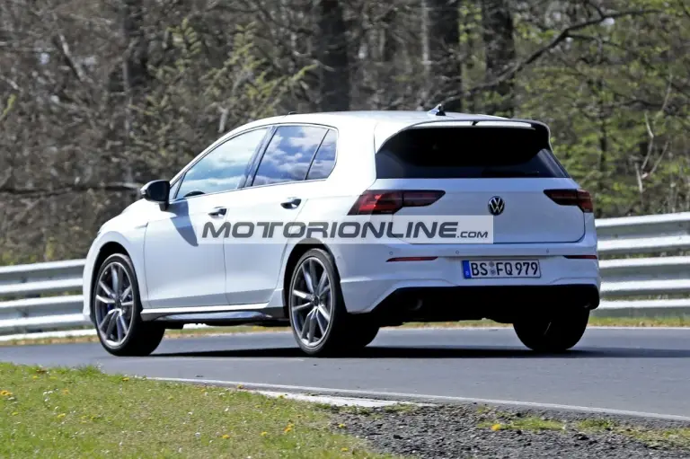 Volkswagen Golf R - Foto spia 15-4-2020 - 8