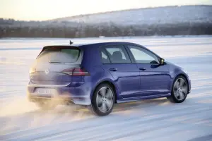 Volkswagen Golf R - Foto ufficiali - 13