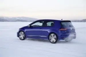 Volkswagen Golf R - Foto ufficiali - 16