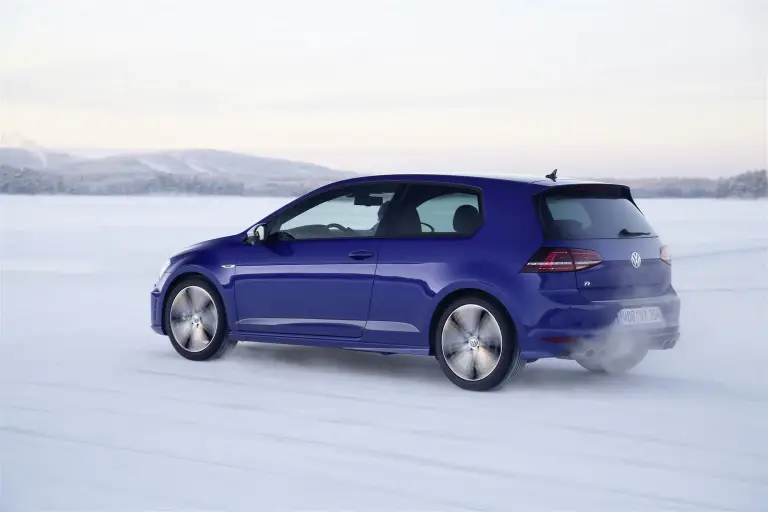 Volkswagen Golf R - Foto ufficiali - 16