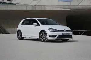 Volkswagen Golf R-Line - 2