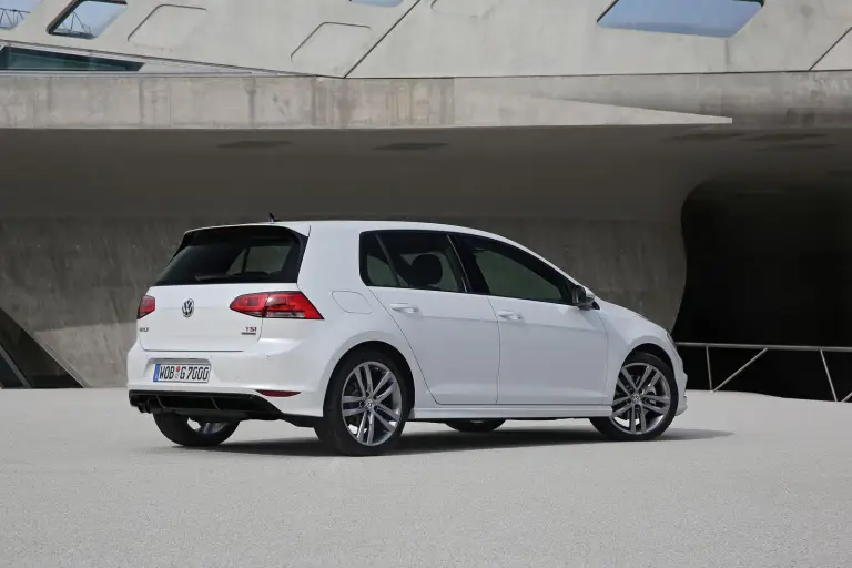 Volkswagen Golf R-Line - 3