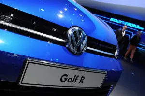 Volkswagen Golf R (live) - Salone di Francoforte 2013 - 5