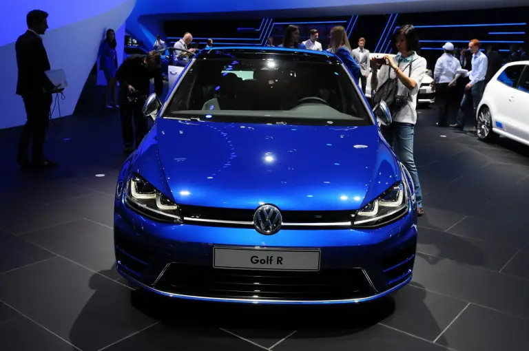 Volkswagen Golf R (live) - Salone di Francoforte 2013 - 7