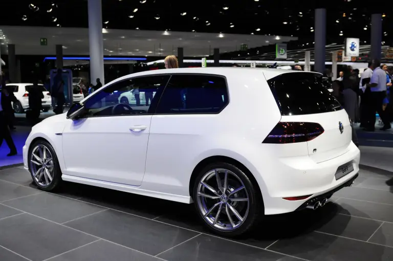 Volkswagen Golf R (live) - Salone di Francoforte 2013 - 8