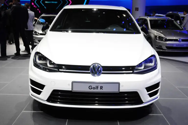 Volkswagen Golf R (live) - Salone di Francoforte 2013 - 10