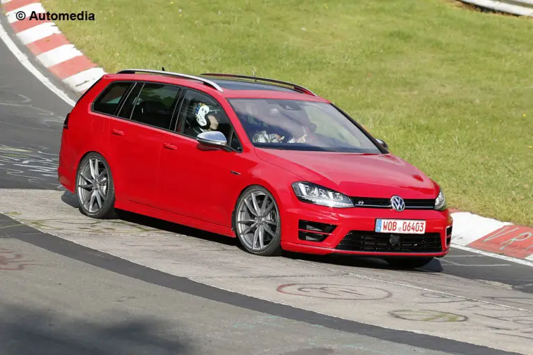 Volkswagen Golf R Station Wagon 2015 - Foto spia 20-10-2014 - 2