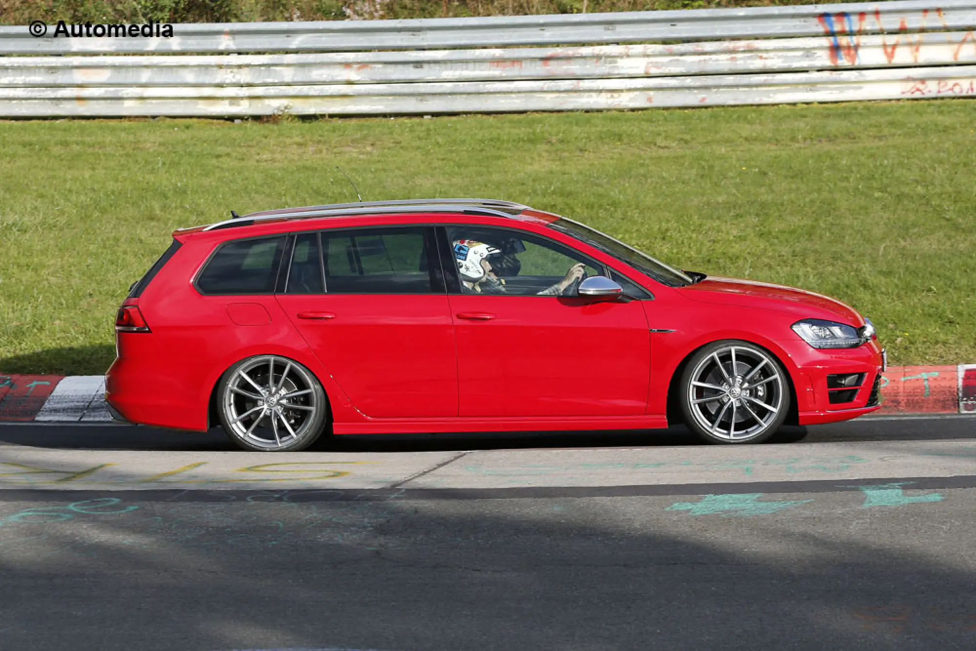 Volkswagen Golf R Station Wagon 2015 - Foto spia 20-10-2014 - 3