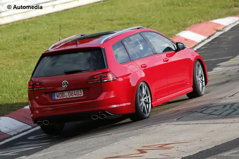 Volkswagen Golf R Station Wagon 2015 - Foto spia 20-10-2014 - 5