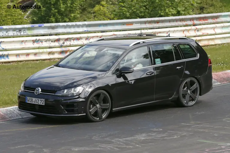 Volkswagen Golf R station wagon 2015 - Foto spia 23-05-2014 - 2