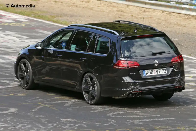 Volkswagen Golf R station wagon 2015 - Foto spia 23-05-2014 - 5