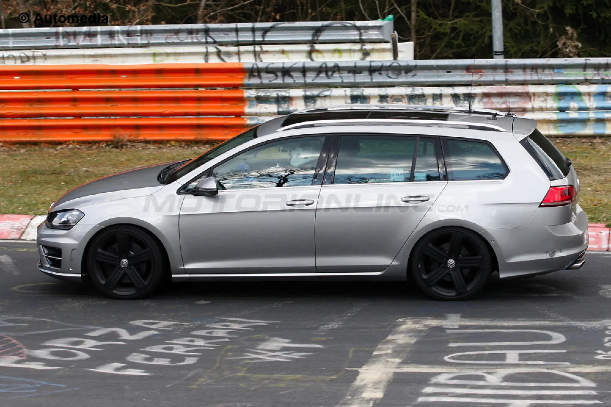 Volkswagen Golf R Station Wagon - Foto spia 28-03-2014 - 3